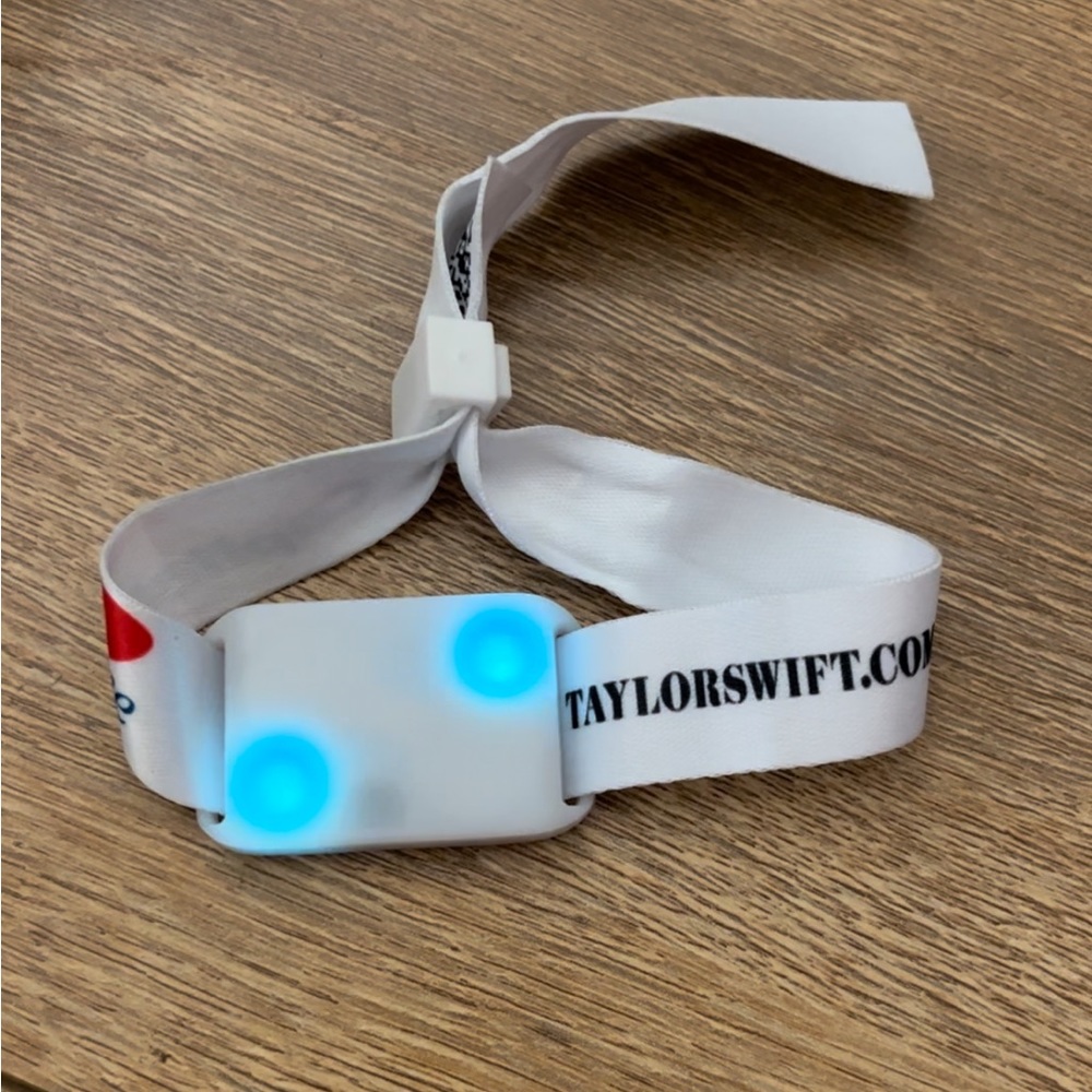 light up taylor swift eras tour bracelet 8/8/23